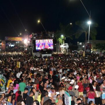 Primeira noite da Micareta de Feira reúne multidão de foliões e turistas em Feira de Santana/BA