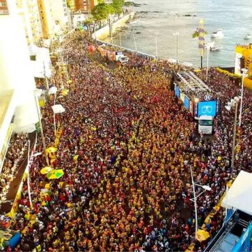 Carnaval pode movimentar R$ 2 bilhões na economia de Salvador e 800 mil turistas devem visitar a capital baiana