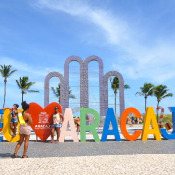 Alta histórica no turismo consolida Aracaju como destino estratégico no Nordeste